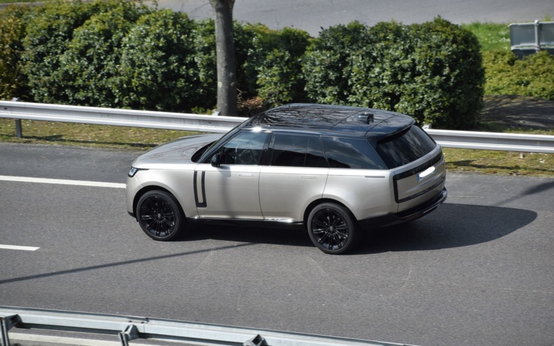 Range Rover Vogue 2024 a noleggio a Dubai