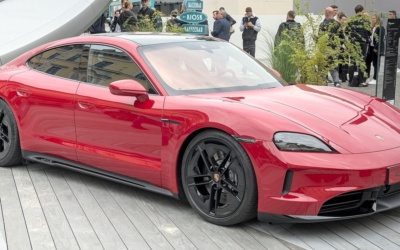 Аренда Porsche Taycan 2024 в Дубае