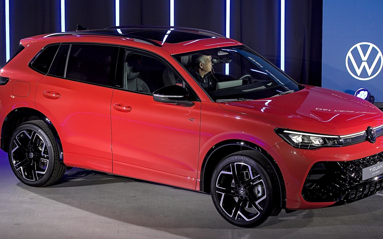 Volkswagen Tiguan 2024 в аренду в Дубае