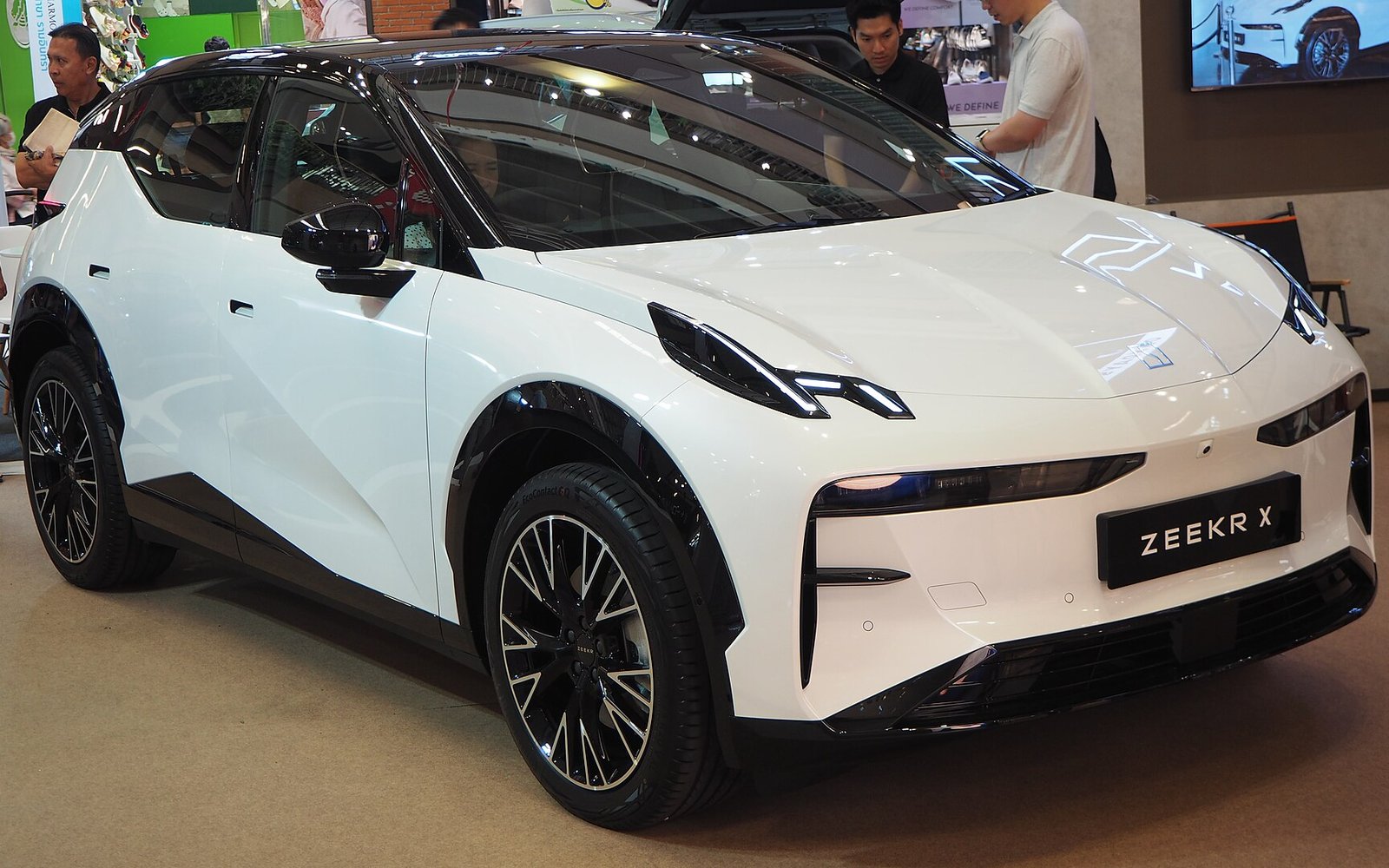 Аренда Zeekr X 2025 в Дубае