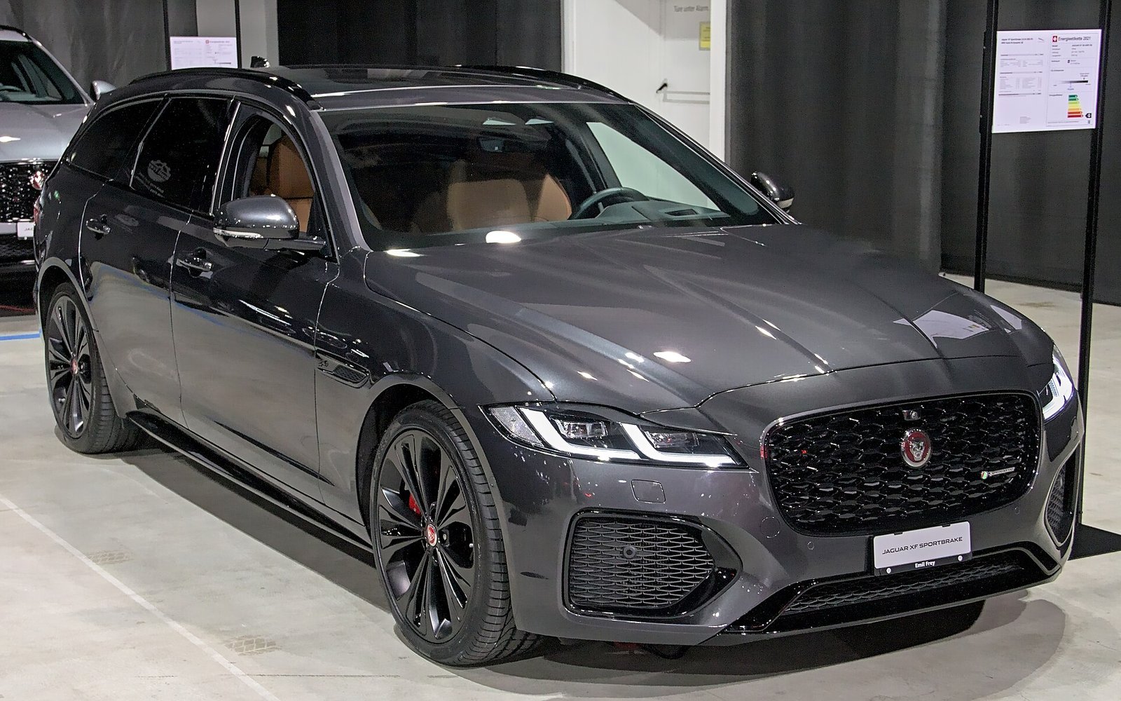 Jaguar XF 2024 в аренду в Дубае
