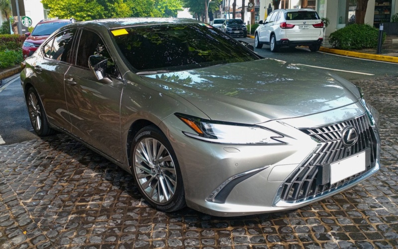 Lexus ES 350 2024 в аренду в Дубае
