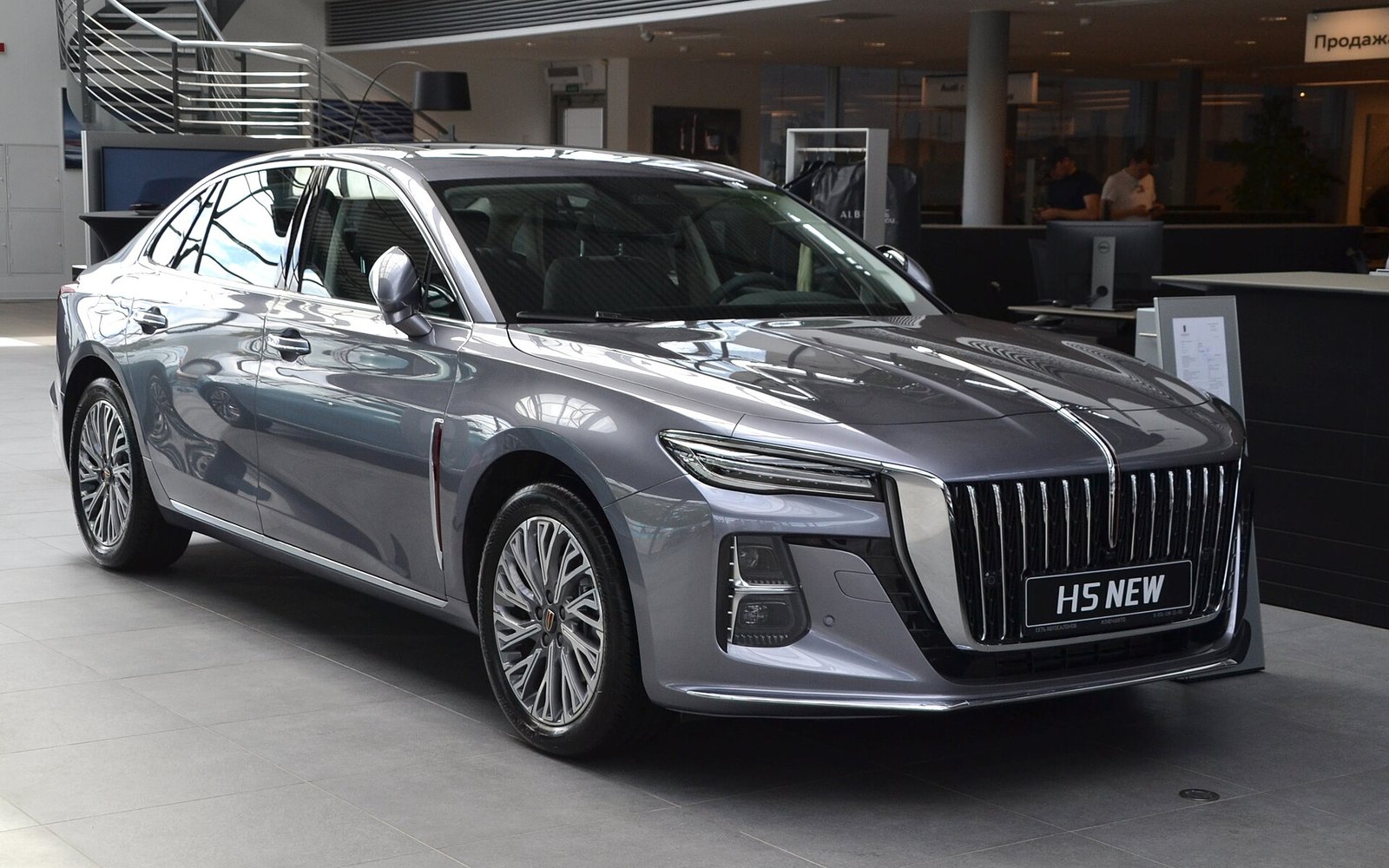 Hongqi H5 2025 в аренду в Дубае