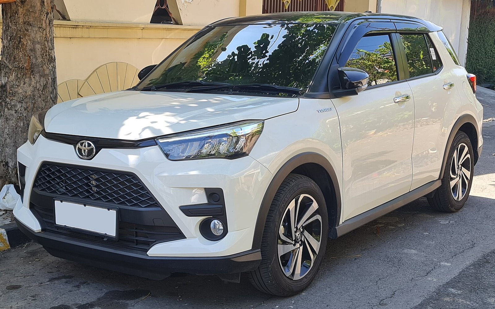Аренда Toyota Raize 2024 в Дубае