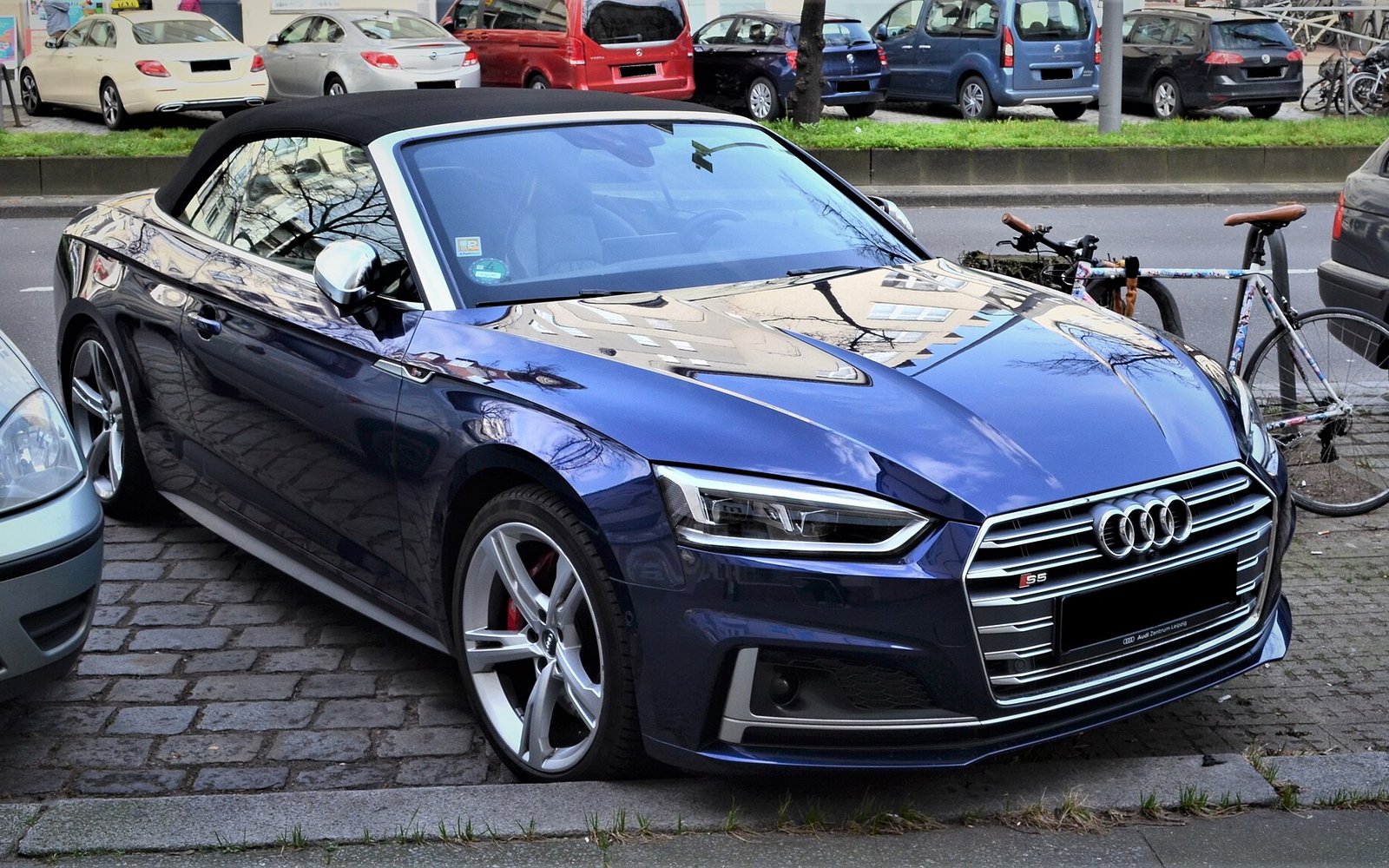 Audi S5 Cabriolet 2024 в аренду в Дубае