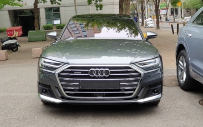 Аренда Audi A8 L 2023 в Дубае
