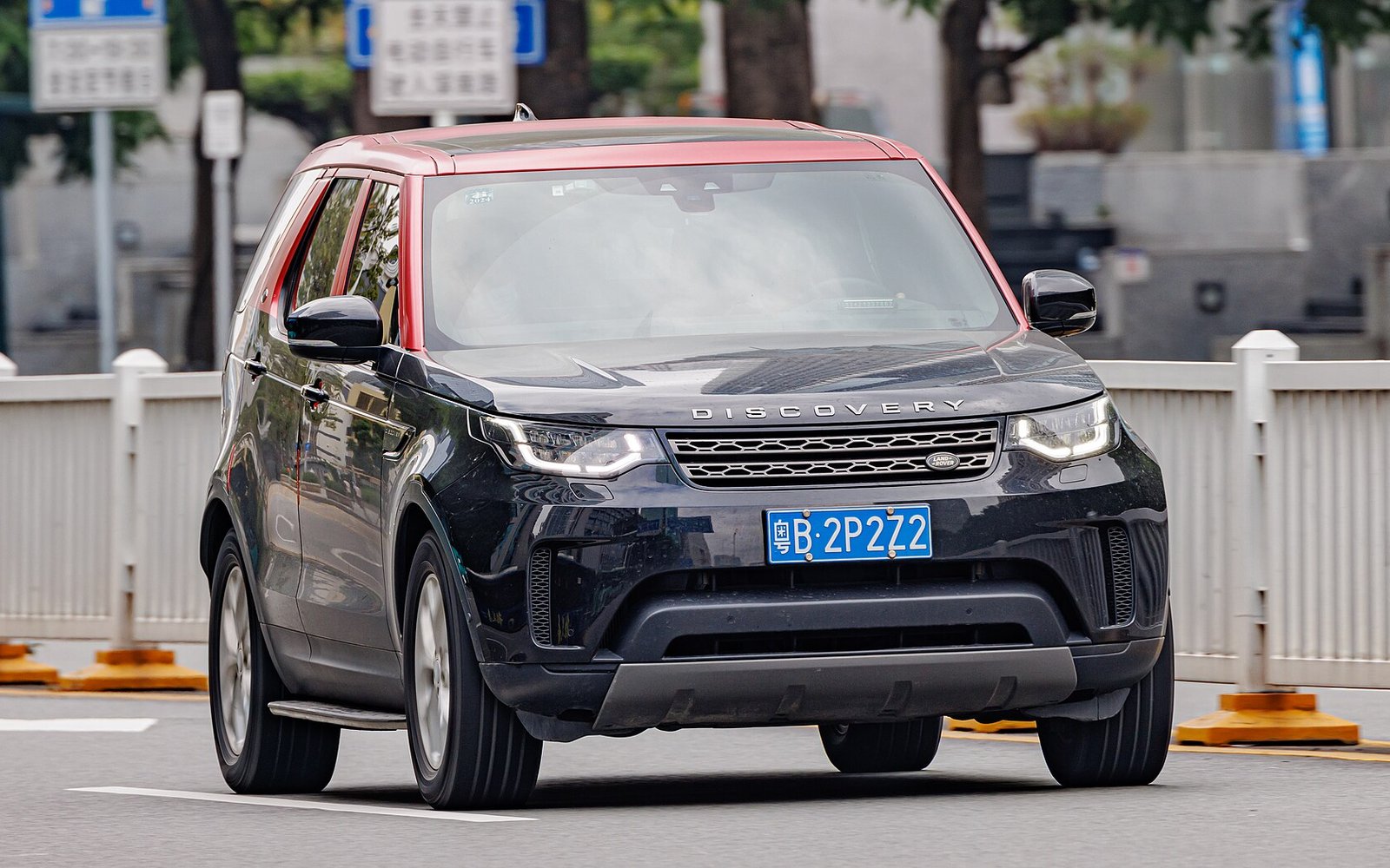 Land Rover Discovery 2024 в аренду в Дубае