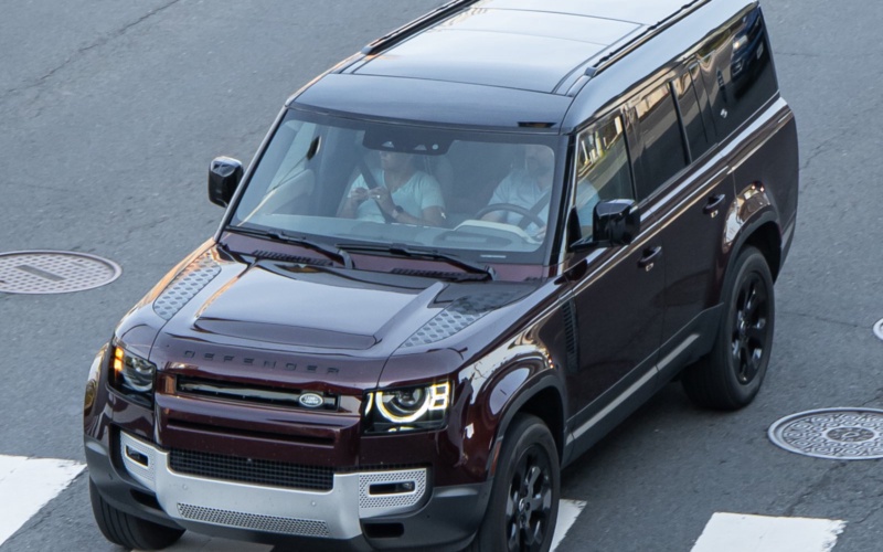 Land Rover Defender 130 2024 в аренду в Дубае