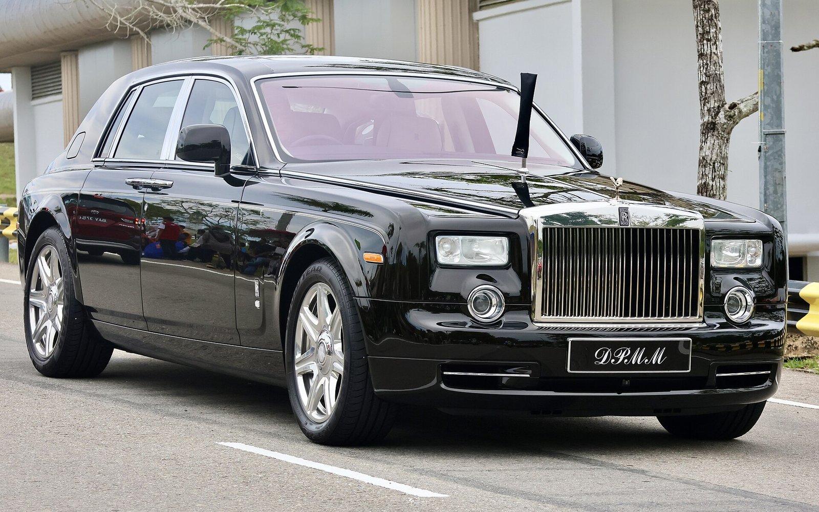 Аренда Rolls-Royce Phantom 2023 в Дубае