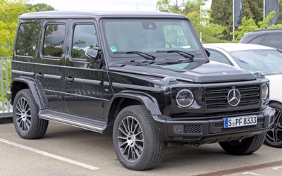 Rent Mercedes-Benz G500 2023 in Dubai