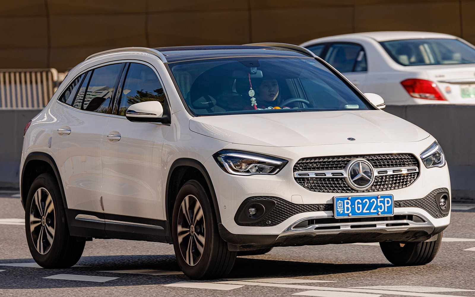 Аренда Mercedes-Benz GLA 200 2025 в Дубае