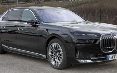 Аренда BMW 740Li 2024 в Дубае