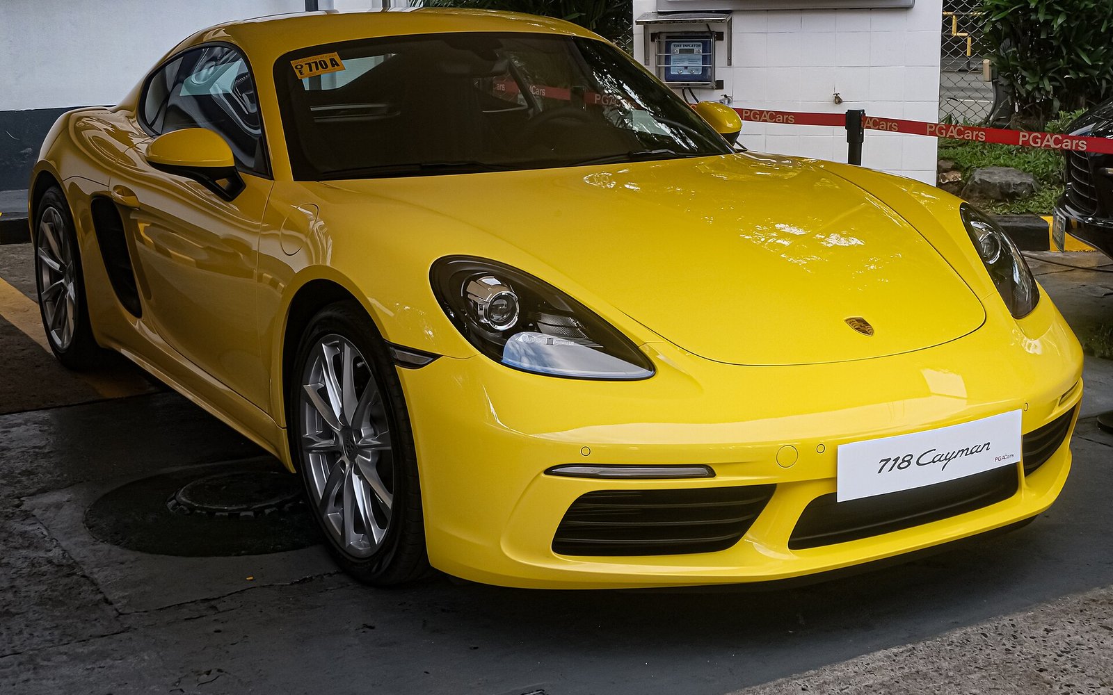Аренда Porsche 718 Cayman 2024 в Дубае