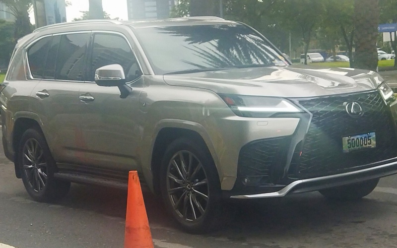 Lexus LX 600 2024 a noleggio a Dubai