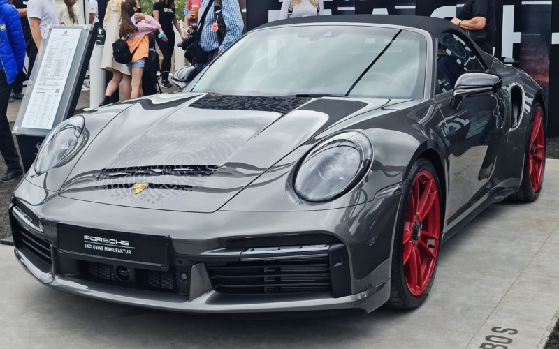 Porsche 911 Turbo S 2023 do wynajęcia w Dubaju