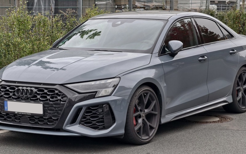 Audi RS3 2024 в аренду в Дубае