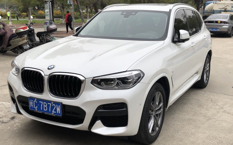 BMW X3 xDrive30i 2024 в аренду в Дубае
