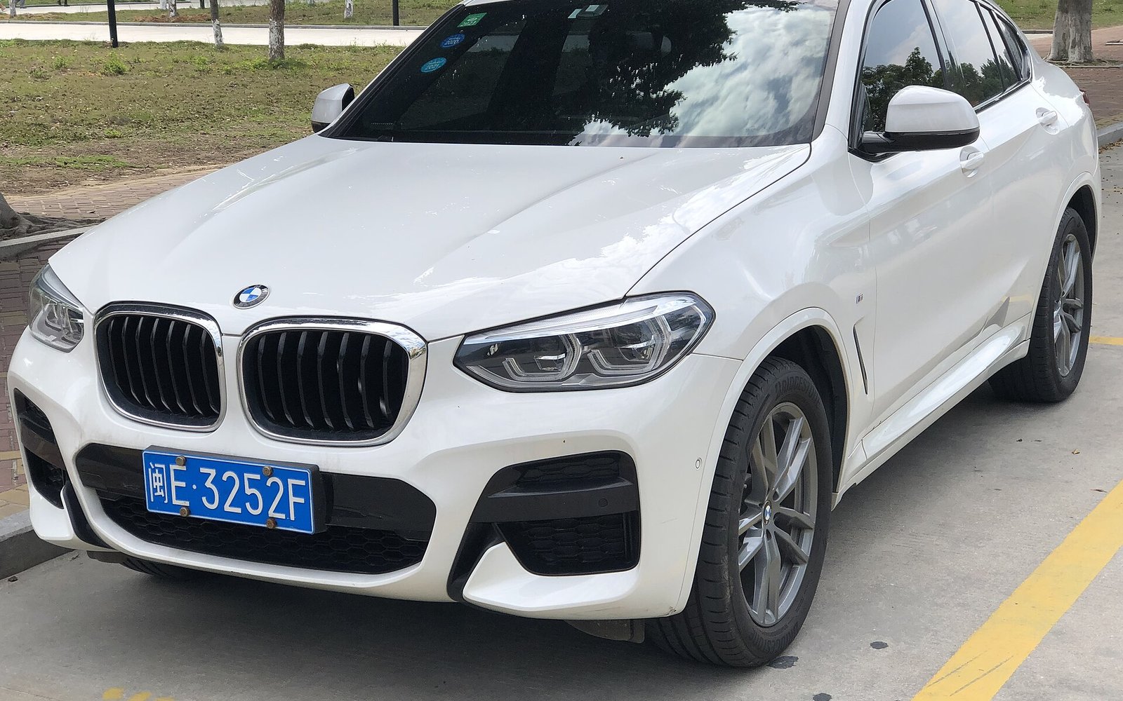Аренда BMW X4 xDrive30i 2024 в Дубае