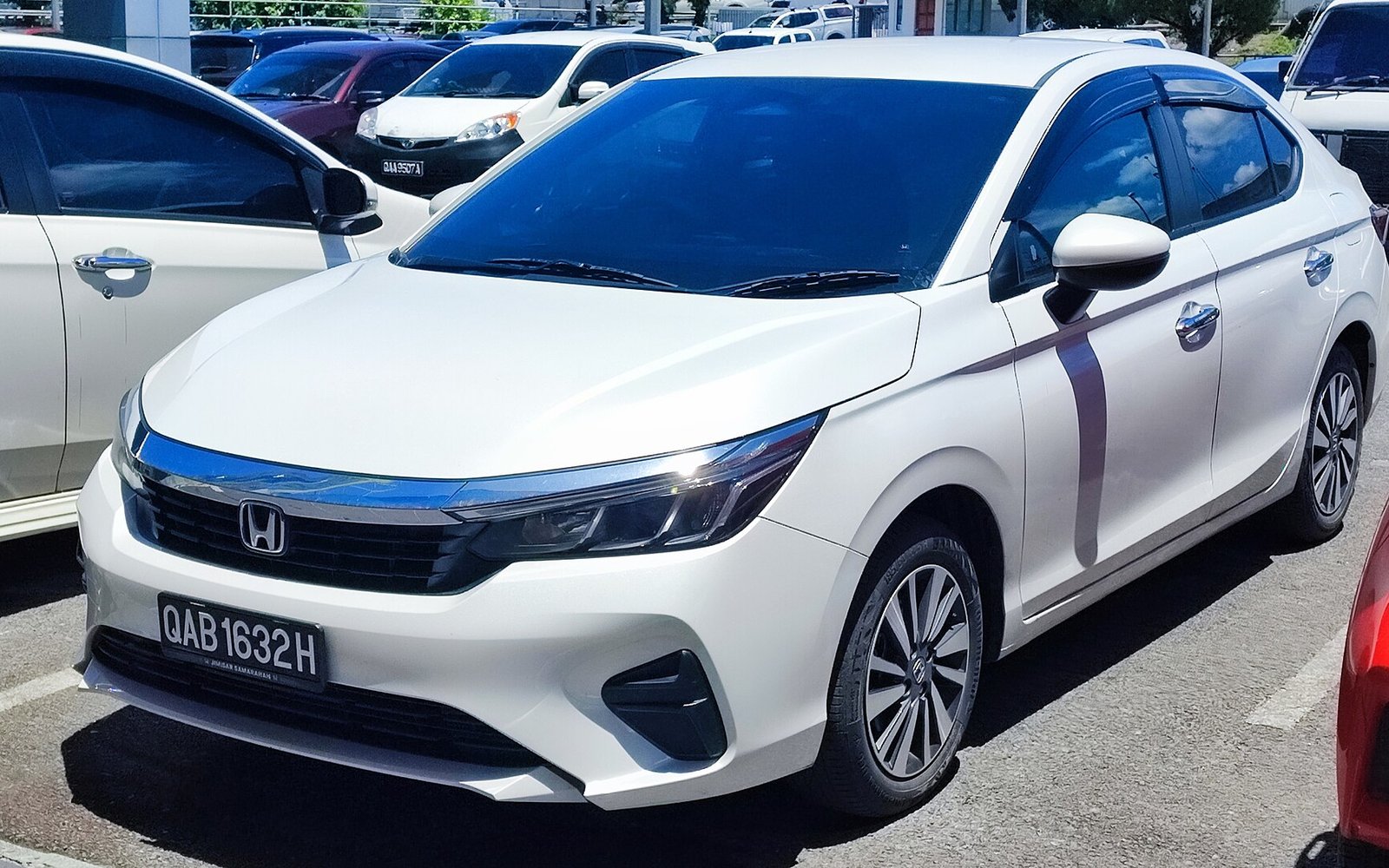 Honda City 2024 a noleggio a Dubai