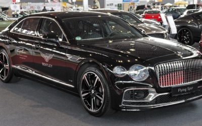 Аренда Bentley Flying Spur 2023 в Дубае
