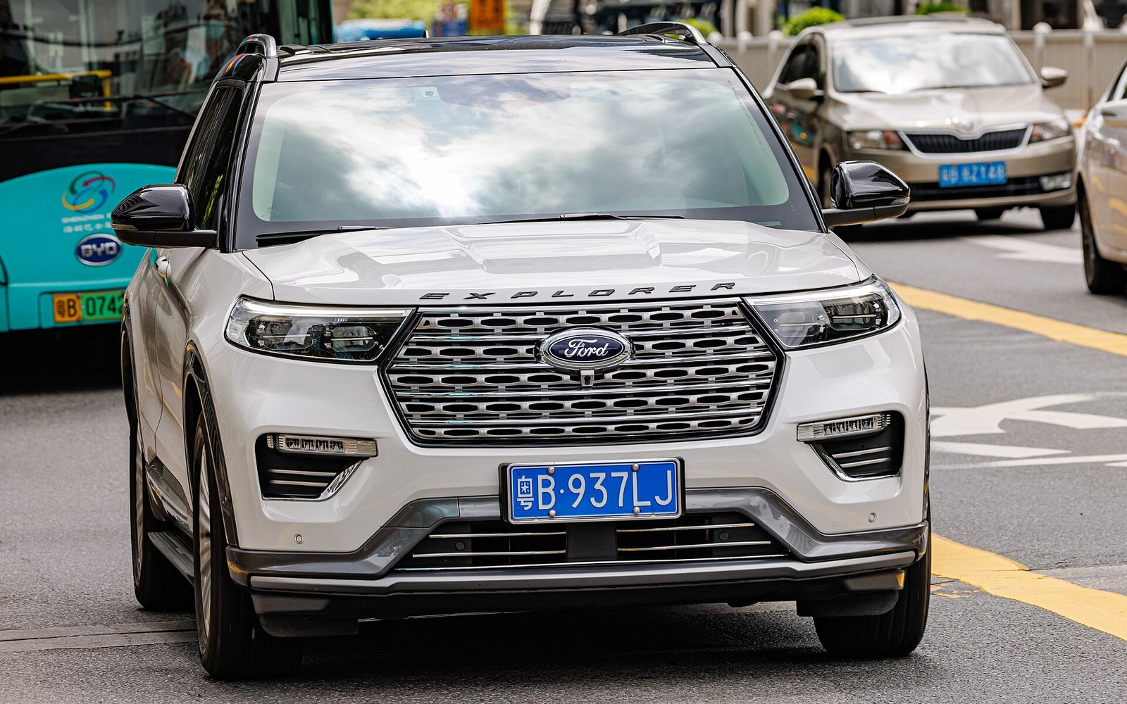 Аренда Ford Explorer 2024 в Дубае