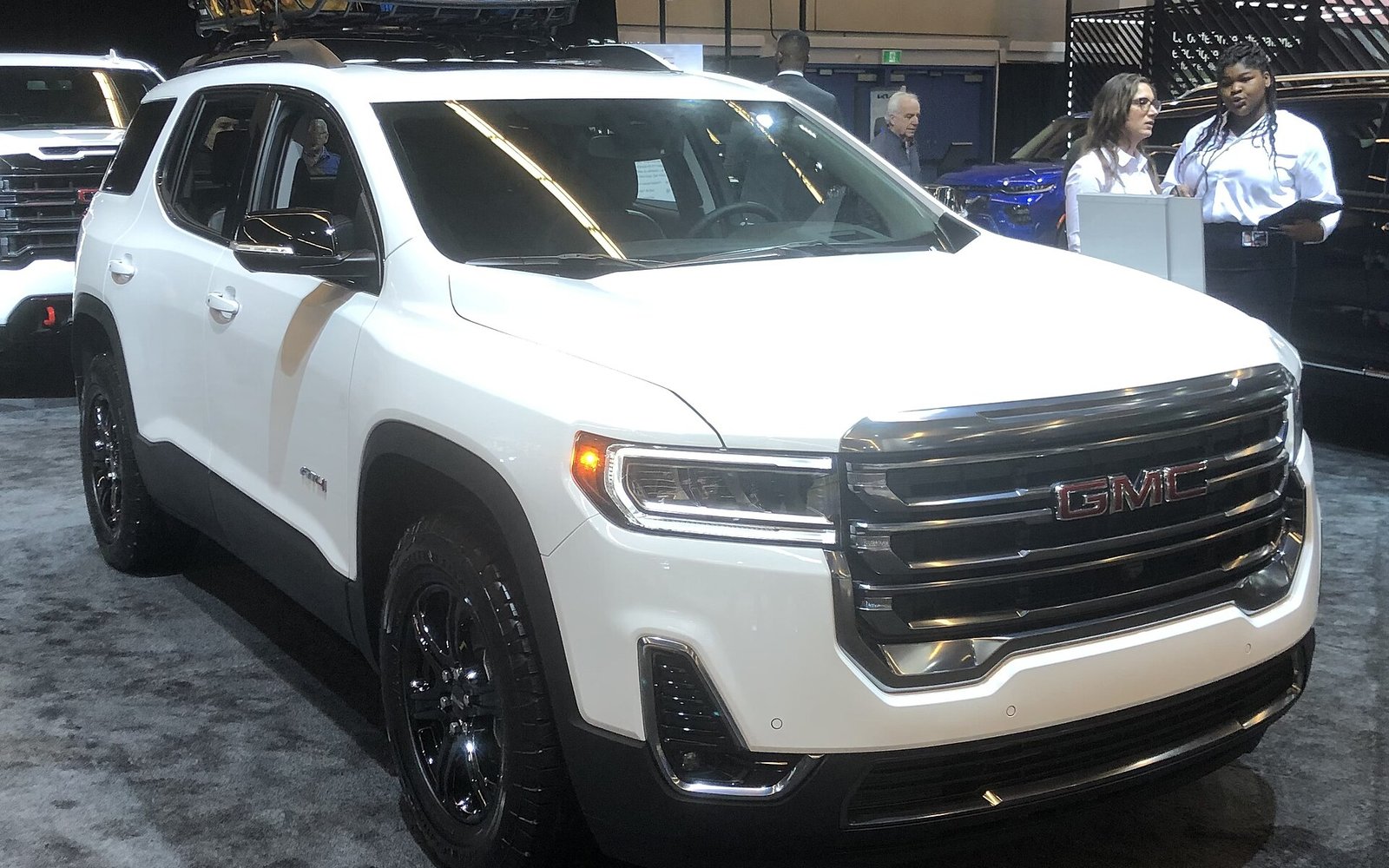 Аренда GMC Acadia 2024 в Дубае