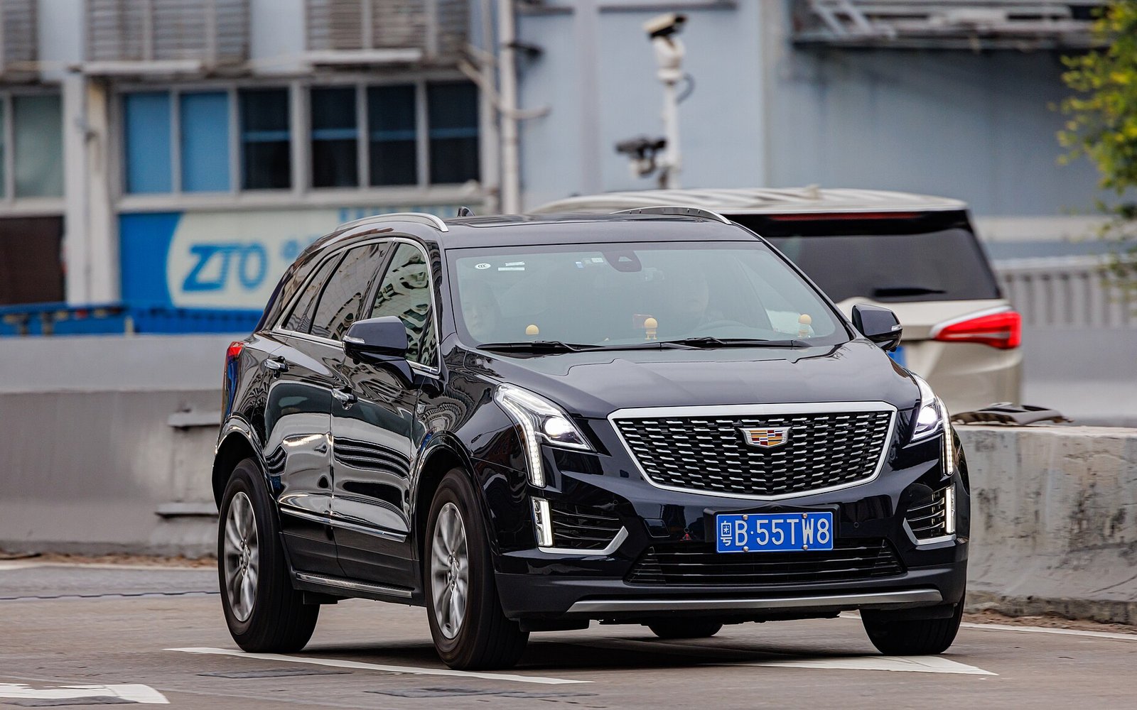 Аренда Cadillac XT5 2024 в Дубае