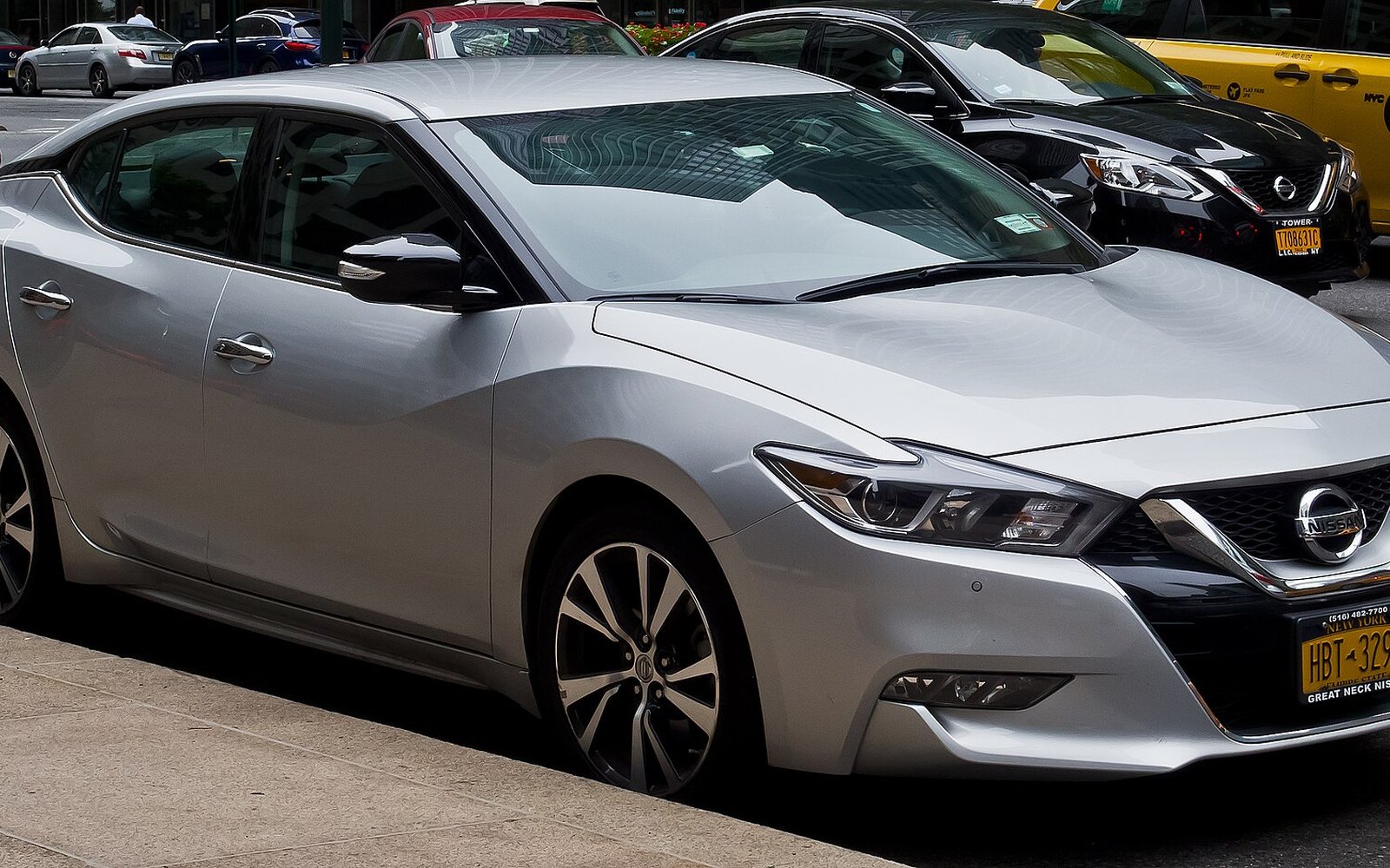 Аренда Nissan Maxima 2024 в Дубае