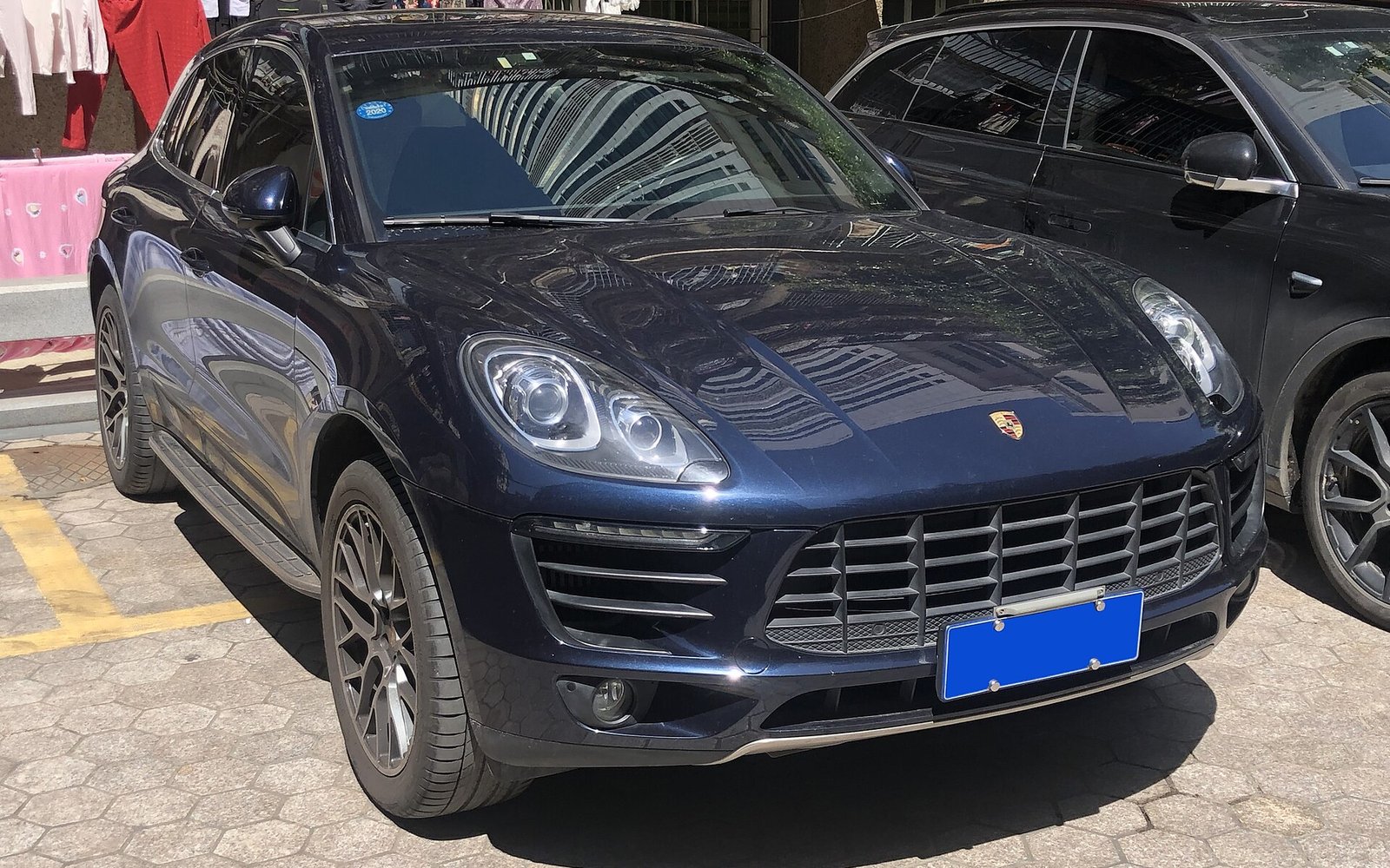 Аренда Porsche Macan 2025 в Дубае