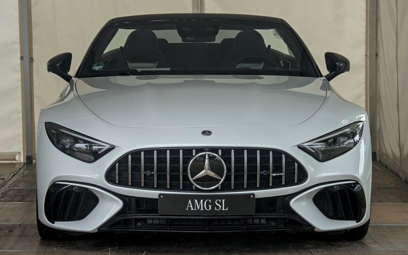 Mercedes-AMG SL 55 2023 do wynajęcia w Dubaju