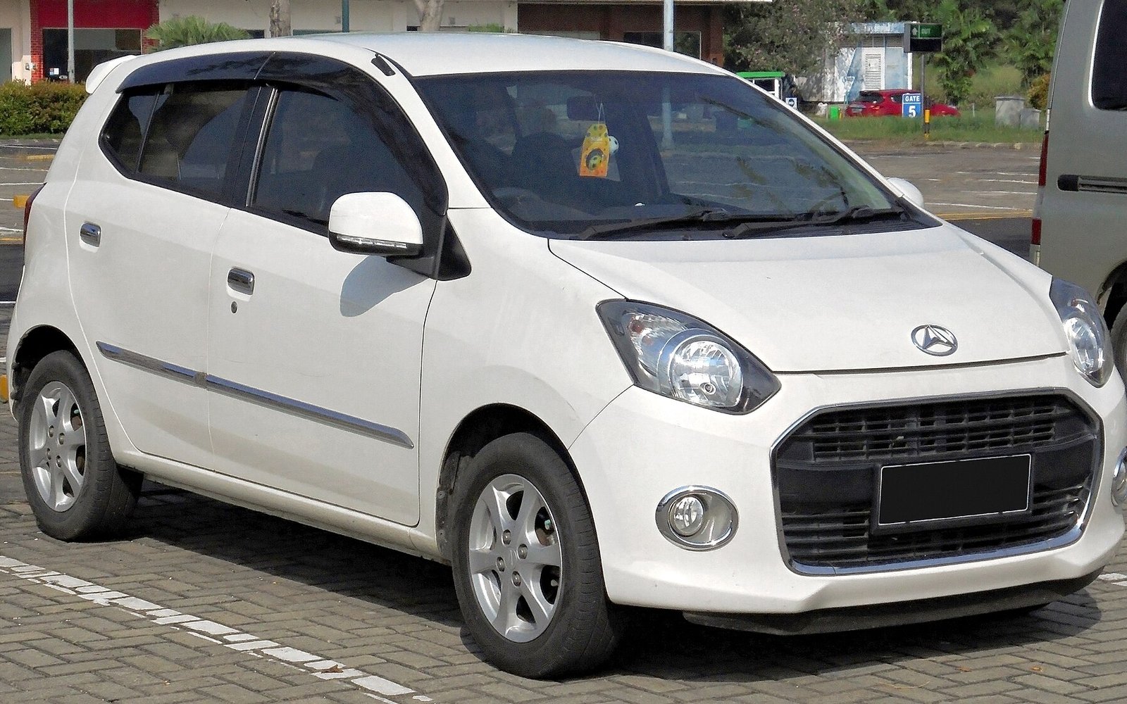 Аренда Toyota Agya 2024 в Дубае