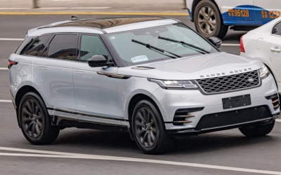 Аренда Range Rover Velar 2023 в Дубае